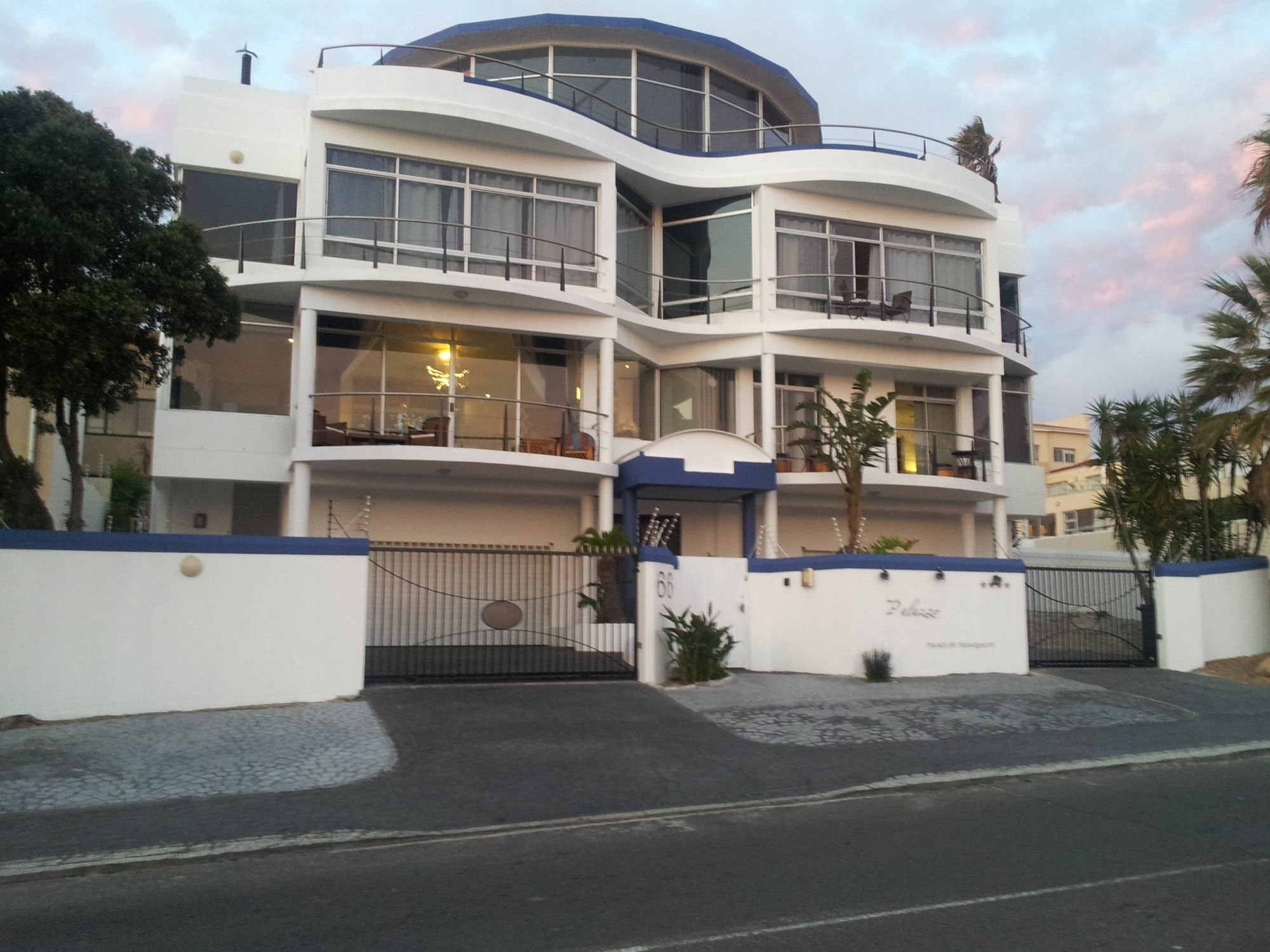 Bread & Barrel Palazzo Blouberg Bloubergstrand Exterior foto